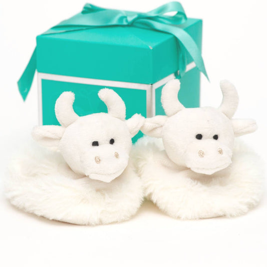 Cream Highland Cow Baby Slippers & Pop up box